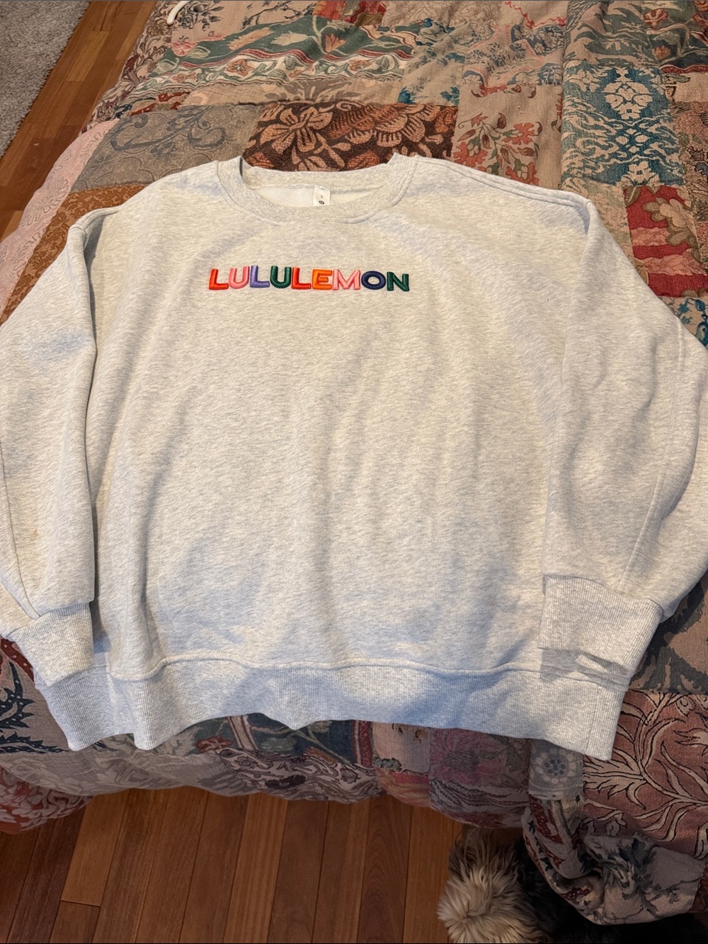 lululemon athletica Light Gray Crewneck Sweatshirt with Rainbow Logo-xL